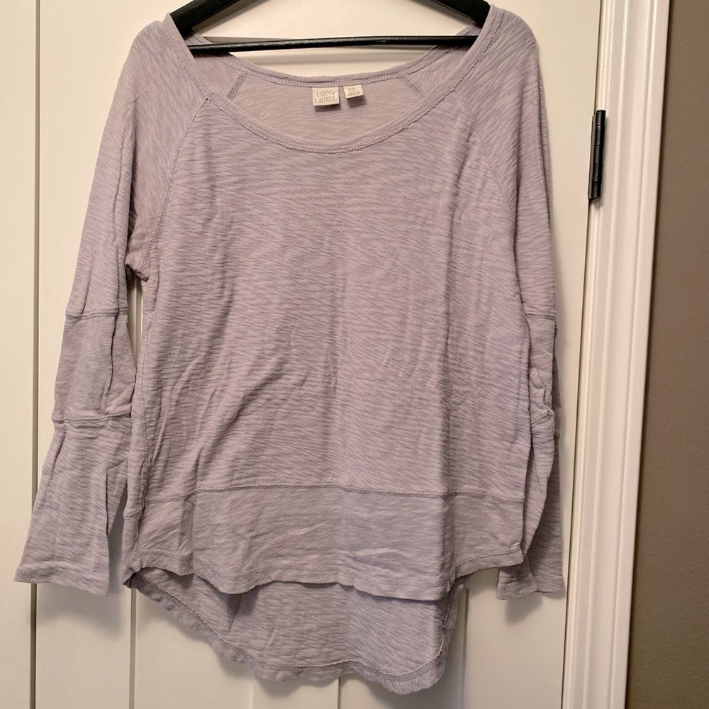Lucy & Laurel long sleeved dress up top